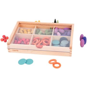 Boite de 109 pièces en bois de formes et couleurs assortis